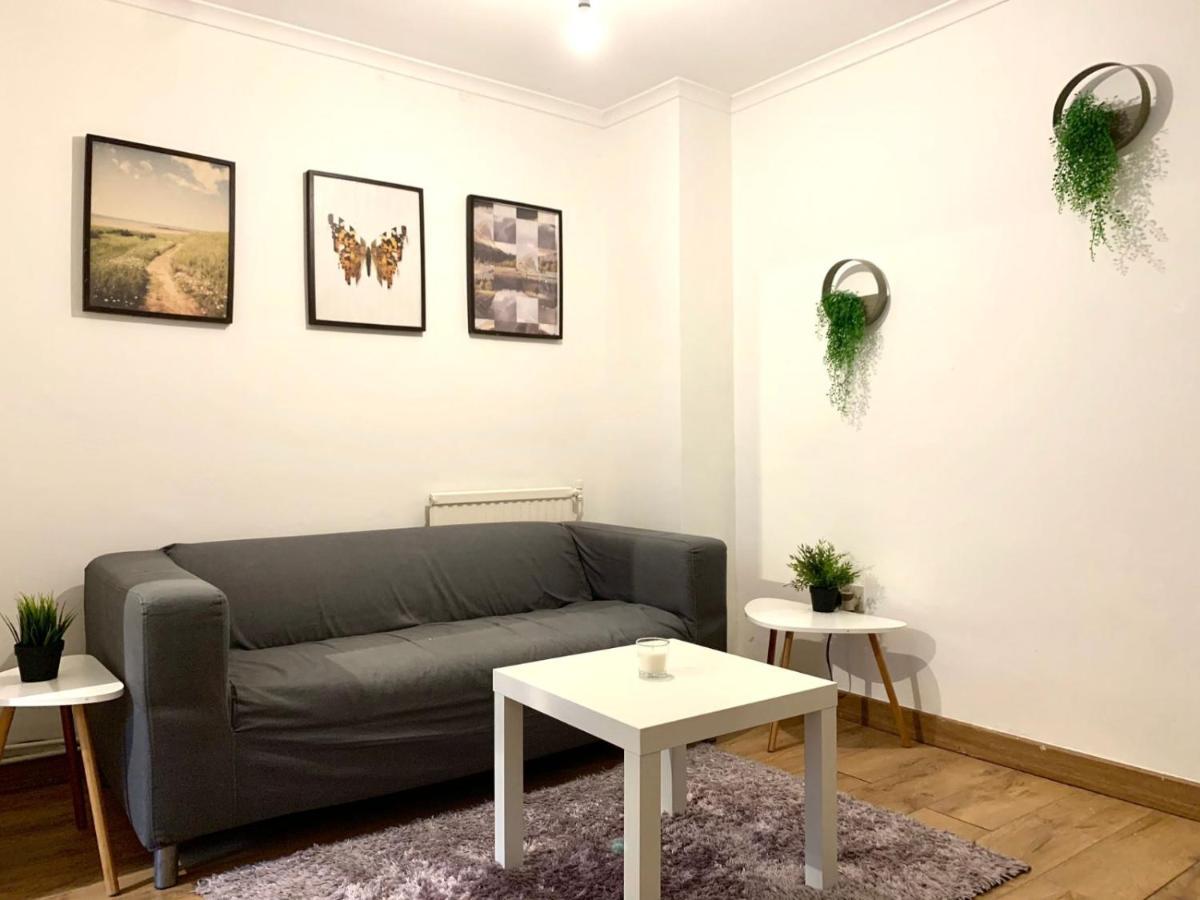 Private Bedrooms In A Flat! Home Away From Home! Shared Bathroom London Exterior foto